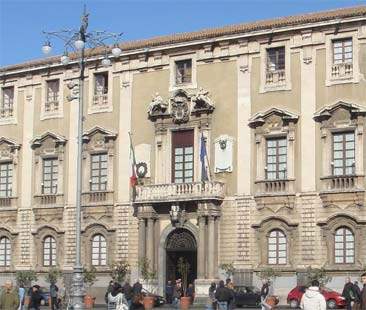 Catania – Dal Prg fatto con 250 varianti a Servizi sociali e partecipate