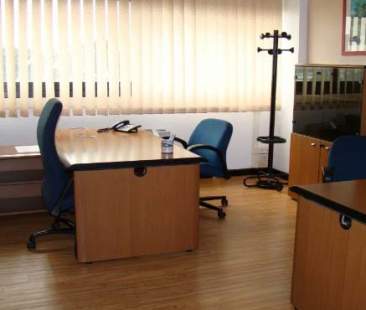 Siracusa – In piscina o al supermercato durante l’orario di lavoro