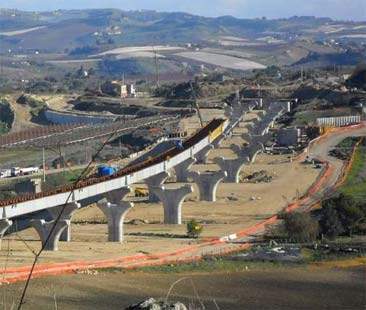 La Regione inghiotte le strade nascenti La Regione inghiotte le strade nascenti