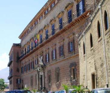 Crocetta rilancia gli assessori azzerati Crocetta rilancia gli assessori azzerati