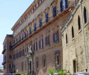 Regione sotto stretto controllo ministeriale Regione sotto stretto controllo ministeriale