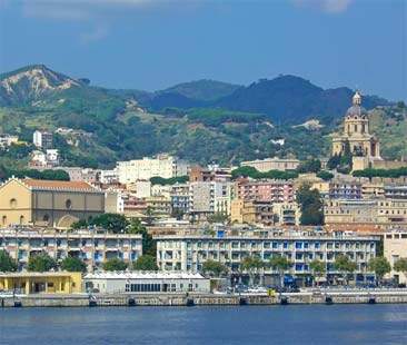 Messina – Rifiuti, trasporti, inquinamento la città resta incollata al passato