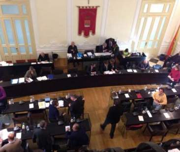 Trapani – In Consiglio lo spreco è servito