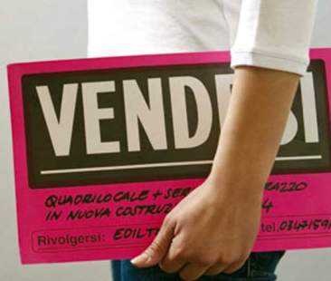 Mattone congelato, vendite in difficoltà soprattutto per le agenzie immobiliari al Sud