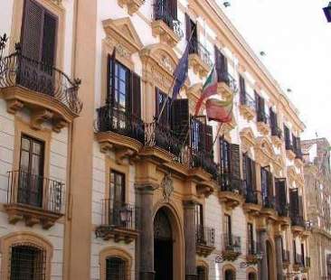 Denuncia del M5S: incompatibilità per commissari delle ex Province