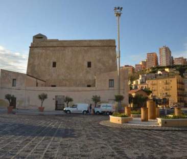Porto Empedocle, cantiere a cielo aperto