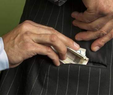 Direttiva contro le clientele negli uffici regionali