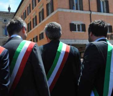 Sindaci, chi non taglia piange