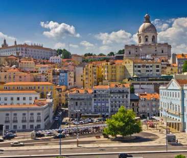 Lisbona, città della luce. Poliedrica e dinamica affascina i turisti con la sua costa selvaggia