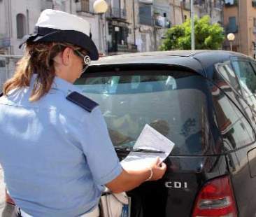 Precipitano anche in Sicilia gli incassi da multe alle auto