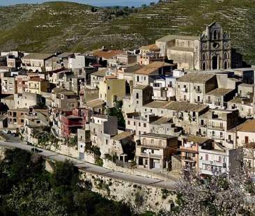 Monterosso Almo, piccolo borgo tra i monti Iblei nel ragusano
