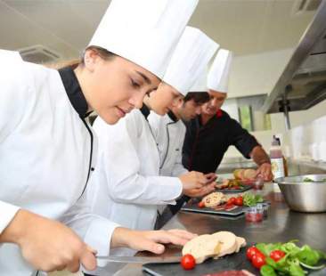 Turismo e artigianato: al Sud unico vero spiraglio della crisi Turismo e artigianato: al Sud unico vero spiraglio della crisi