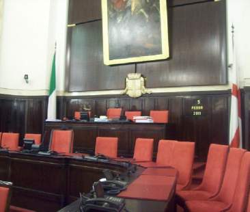 Consiglieri abusivi, è ora di sloggiare