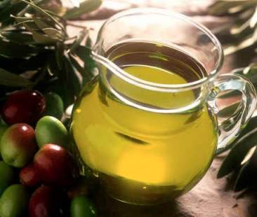 Olio d’oliva, l’oro giallo siciliano incoronato per la migliore qualità