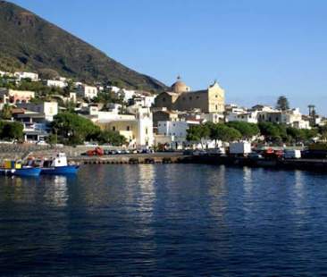 Arrestato per peculato il sindaco di Salina