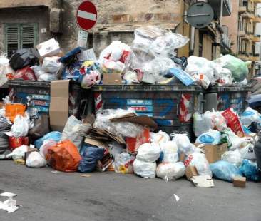 Palermo – Nuovo scontro Rap-sindacati, città sommersa dai rifiuti