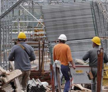 Edilizia pubblica e privata un’agonia che dura dal 2008