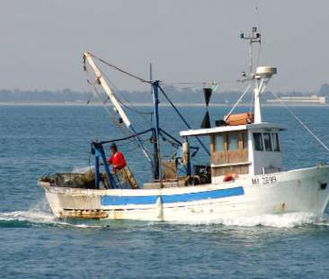 Trapani – Peschereccio sequestrato, blitz della Marina militare