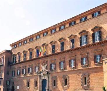 Giampiero D’Alia: “Regionali, pari lavoro pari stipendio degli statali”