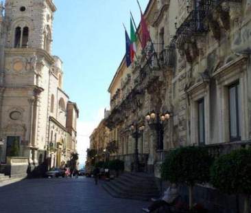 Catania – “Gettonopoli” ad Acireale, da Raneri difficile difesa