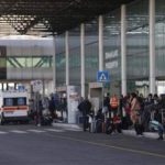 Incendio allo scalo di Fiumicino. Disagi, polemiche e tanta paura