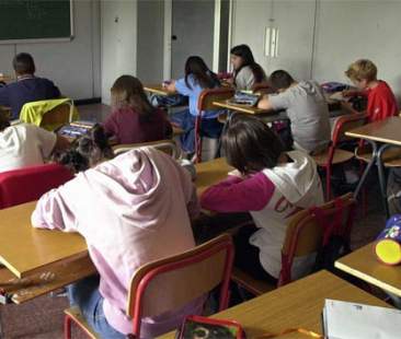 Scuola, incontro Governo-sindacati. Bocciati gli emendamenti Scuola, incontro Governo-sindacati. Bocciati gli emendamenti