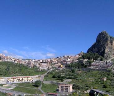 Roccella Valdemone, uno dei più suggestivi borghi della Sicilia