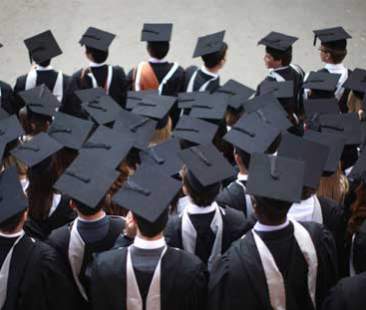 Laurearsi in Sicilia rende meno, lavora solo il 28% dei dottori Laurearsi in Sicilia rende meno, lavora solo il 28% dei dottori