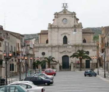 Santa Caterina Villarmosa, borgo  situato nel cuore dell’Isola