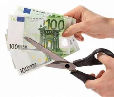 Ars, taglio di 600 assessori e 1.300 consiglieri locali Ars, taglio di 600 assessori e 1.300 consiglieri locali