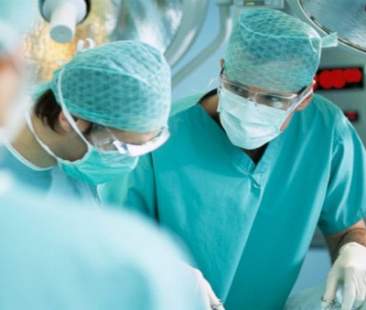 Tumori, si guarisce di più ma aumentano i malati