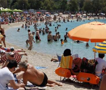 Istituto Demopolis: “Estate 2015, 35% degli italiani riduce vacanze” Istituto Demopolis: “Estate 2015, 35% degli italiani riduce vacanze”