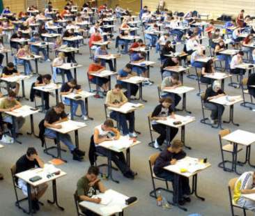 Ombre concorso Agenzia delle Entrate tanti concorrenti, ma anche ricorrenti