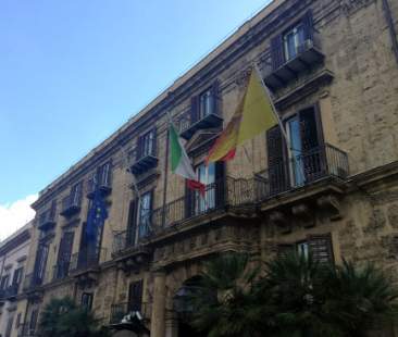 Commissariare la Regione per un anno