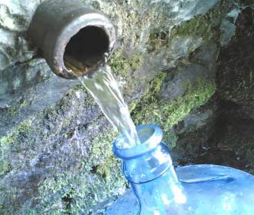 Ddl Acqua, cosa si nasconde dietro lo specchio “pubblico”