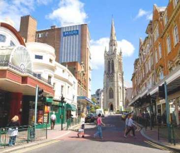 Regno Unito, lavoratori irregolari rischiano fino a 6 mesi di carcere