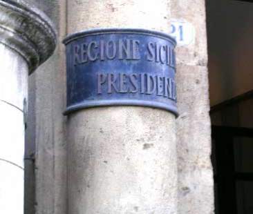 Presidente della Regione no i vecchi, sì i nuovi