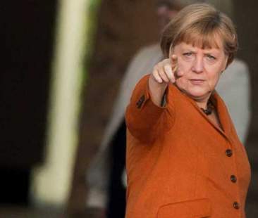 Migranti, l’Ue si sveglia. Merkel: “Italia va aiutata”