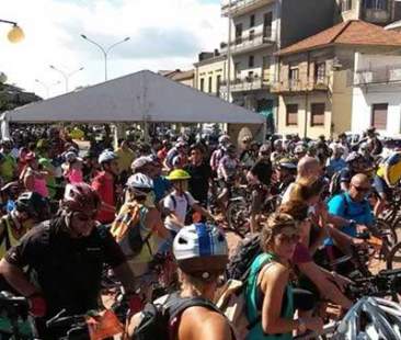In bici tra storia e natura domenica all’Alcantara
