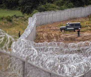 Ungheria, barriera anti-migranti anche al confine con la Romania