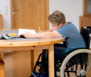 Alunni disabili in aumento, confusione per l’assistenza