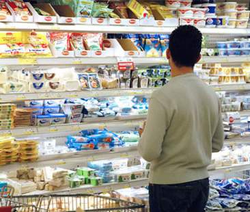 Vola la fiducia dei consumatori, al top dal 2002