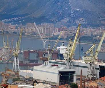 Cantieri navali, a Palermo si naviga a vista