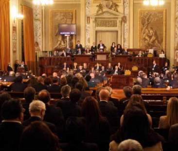 Aula vuota, si riempie solo per la finanziaria