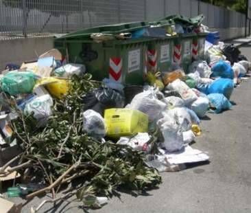 Rifiuti: sprecati 1,2 mld in 10 anni