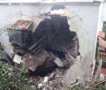 Palermo – Masso su un’abitazione, anziana morta a Mondello