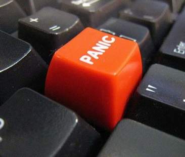 Regione siciliana, il black-out informatico scatena le polemiche