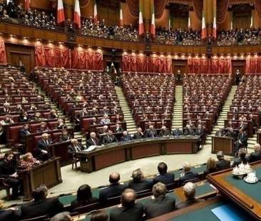 In 2 anni i gruppi parlamentari hanno incassato 106 milioni di euro