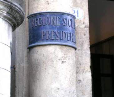 Dpef bocciato, governo siciliano in tilt