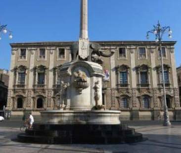 Catania – La Giunta Bianco fa muro contro le accuse di infiltrazioni mafiose